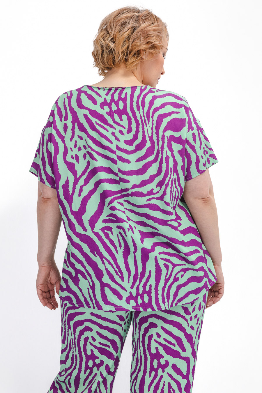 Блузка с анималистичным принтом *PREMIUM