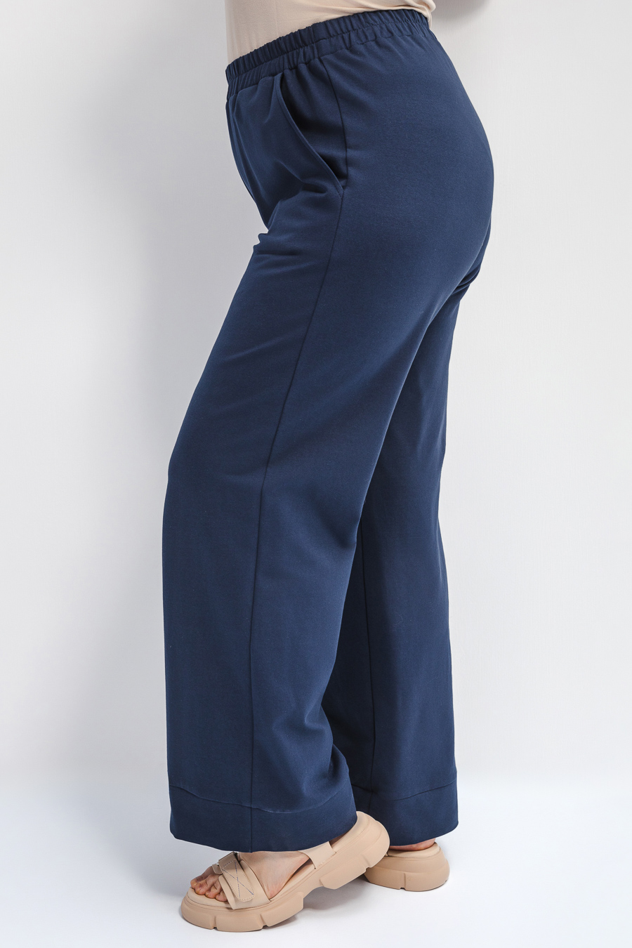 Трикотажные брюки с пич-эффектом