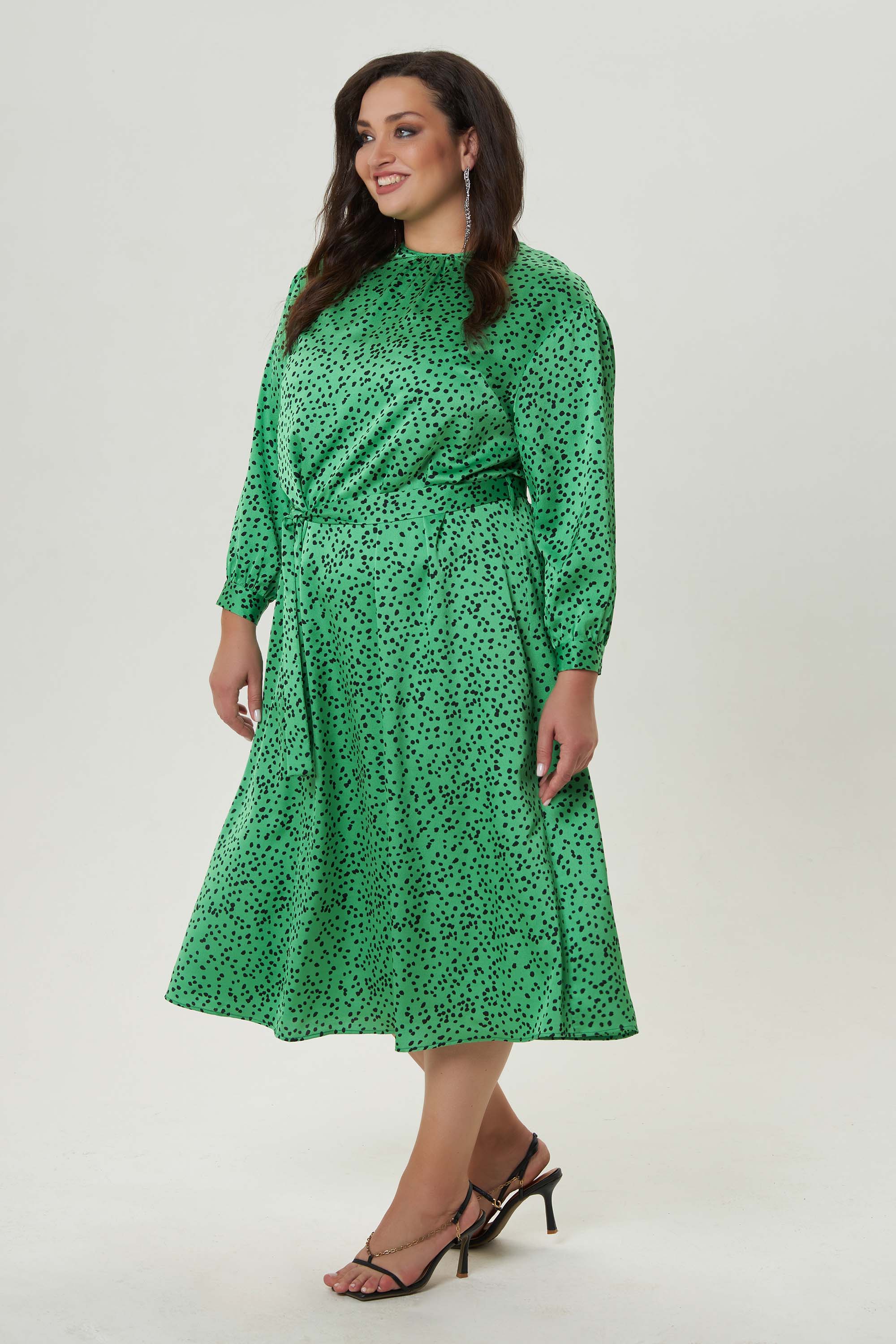 Платье из креш-атласа