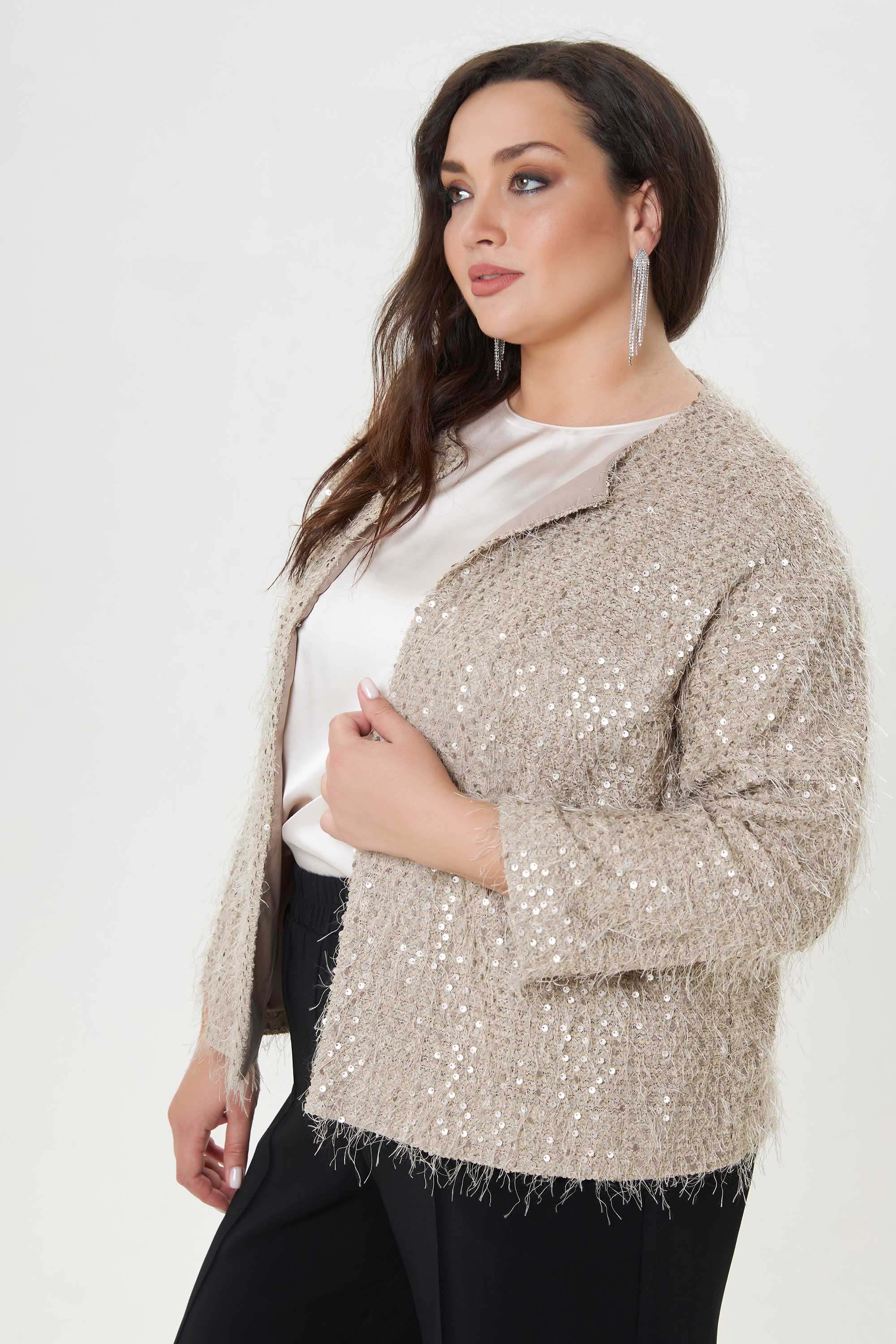 Нарядный жакет с пайетками