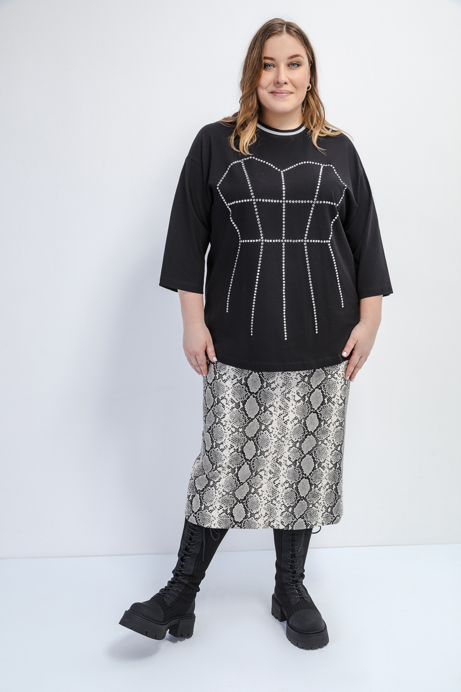 Футболка со стразами