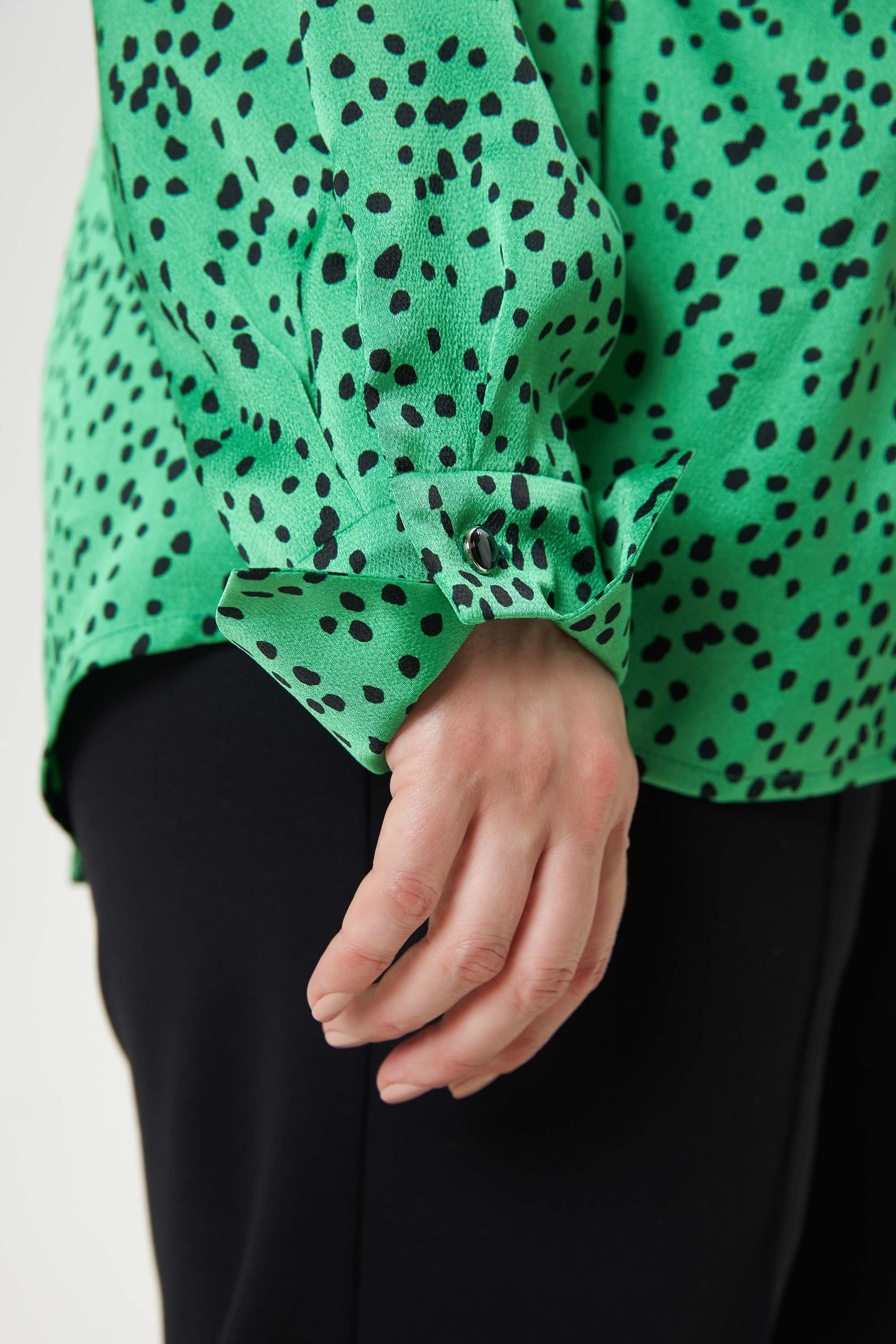 Блузка из креш-атласа