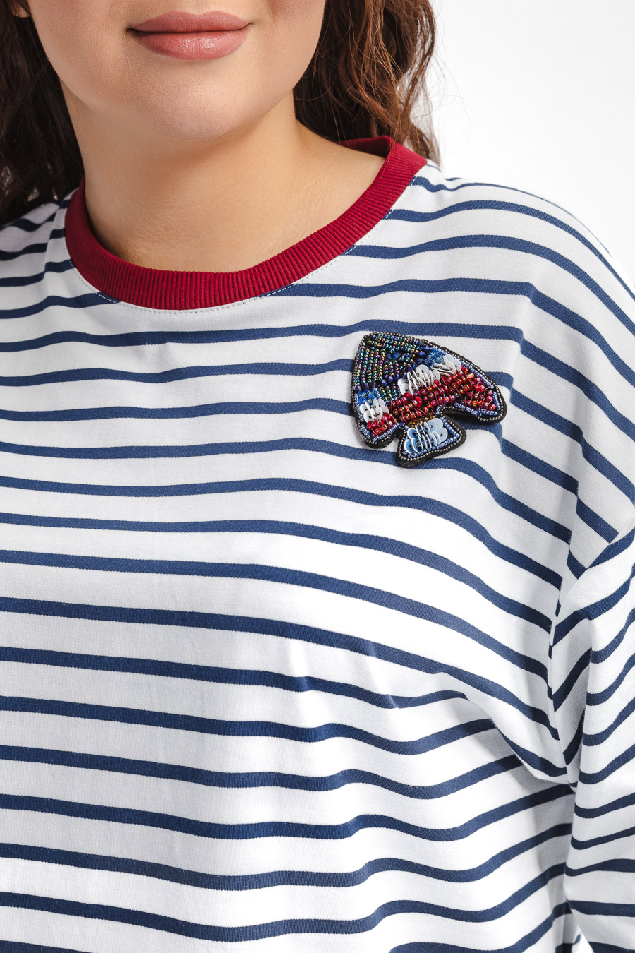 Брошь рыбка из пайеток и бисера