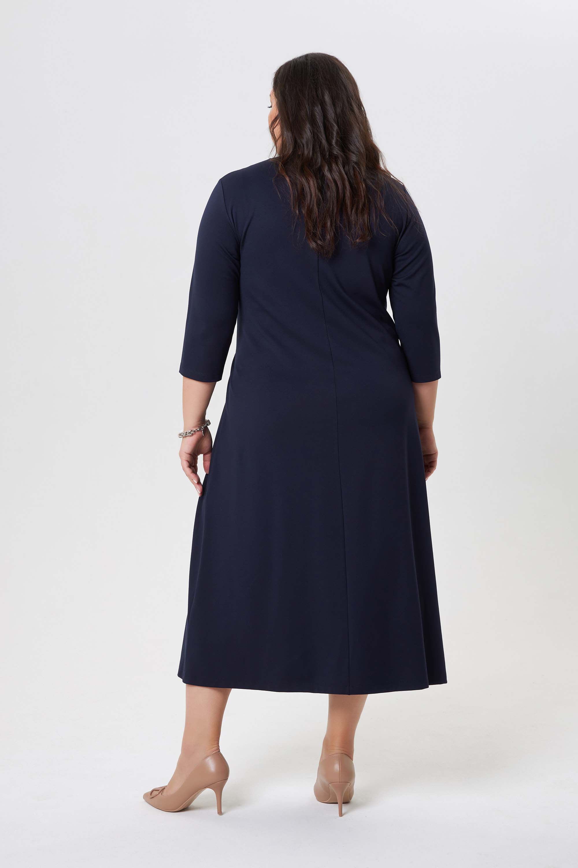 Трикотажное платье с узлом