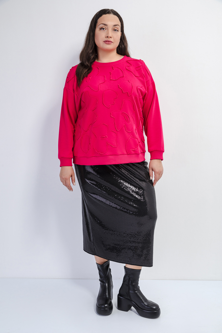 Свитшот с объемным декором