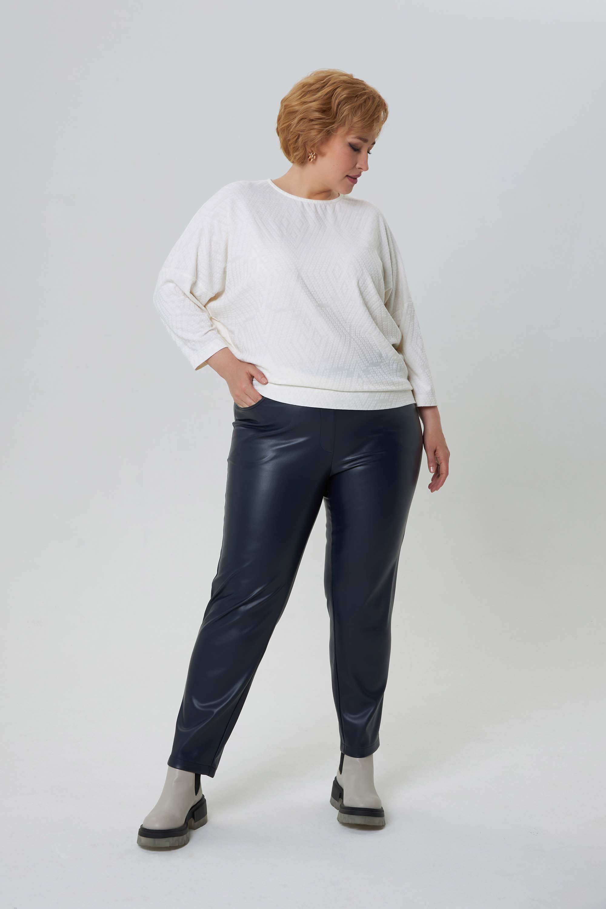 Темно-синий трикотажный лонгслив