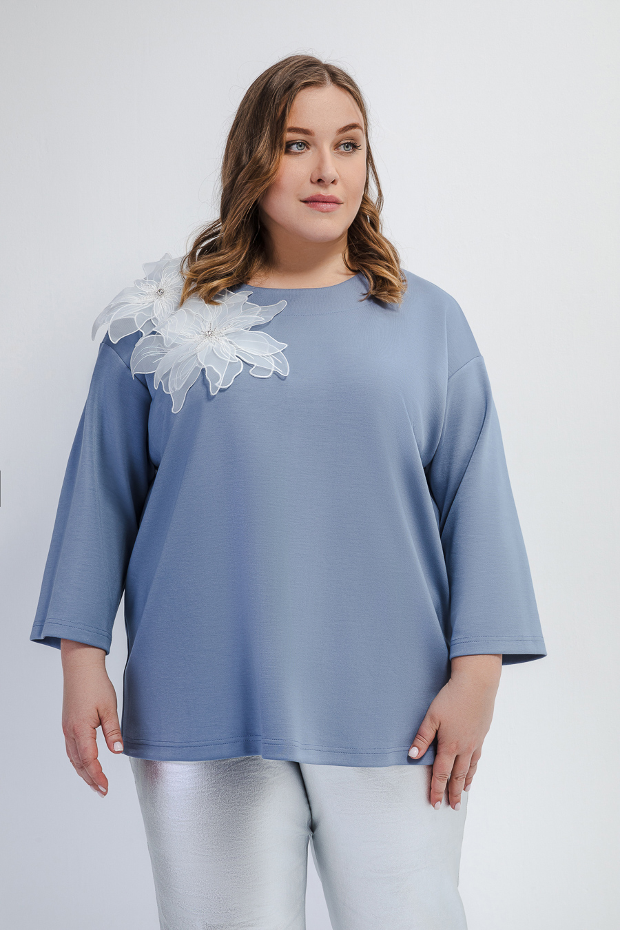 Блуза с объемным декором