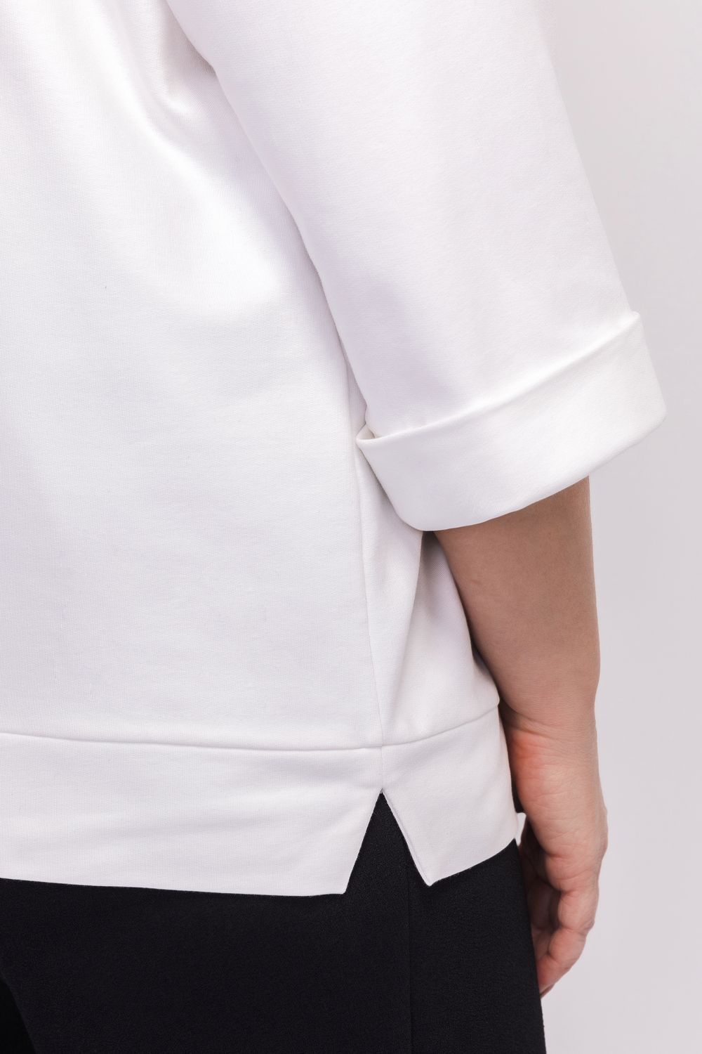 Свитшот с вышивкой