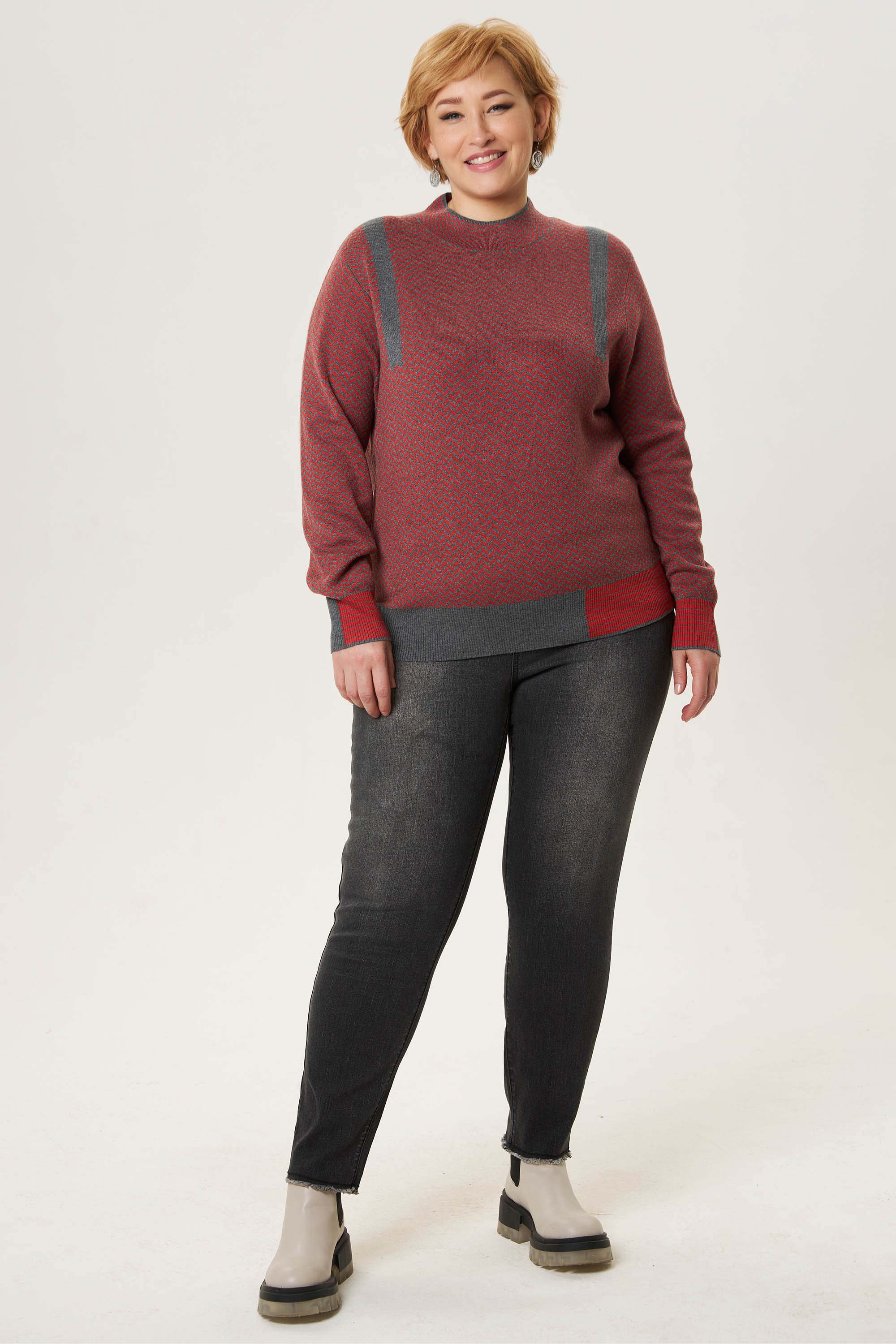 Вязаный джемпер