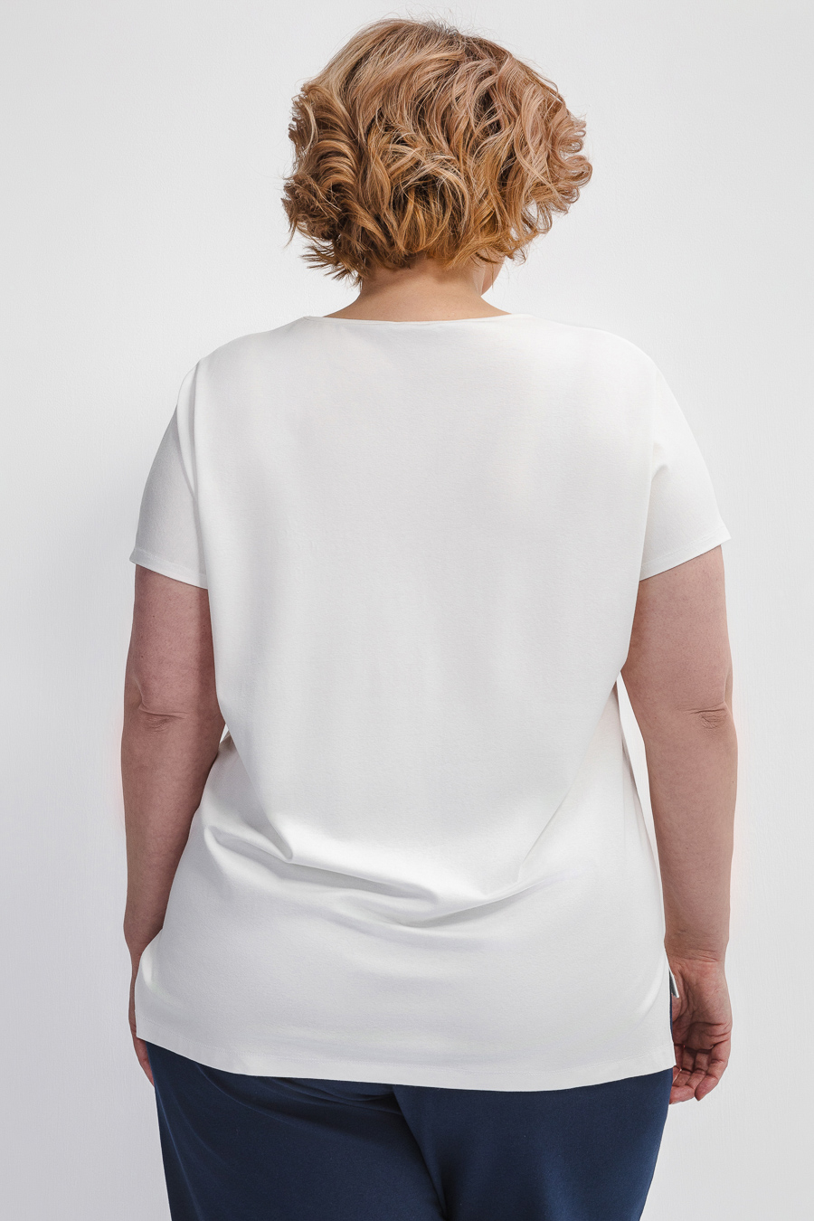 Футболка с вышивкой