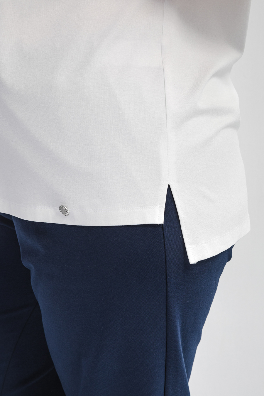 Футболка с вышивкой