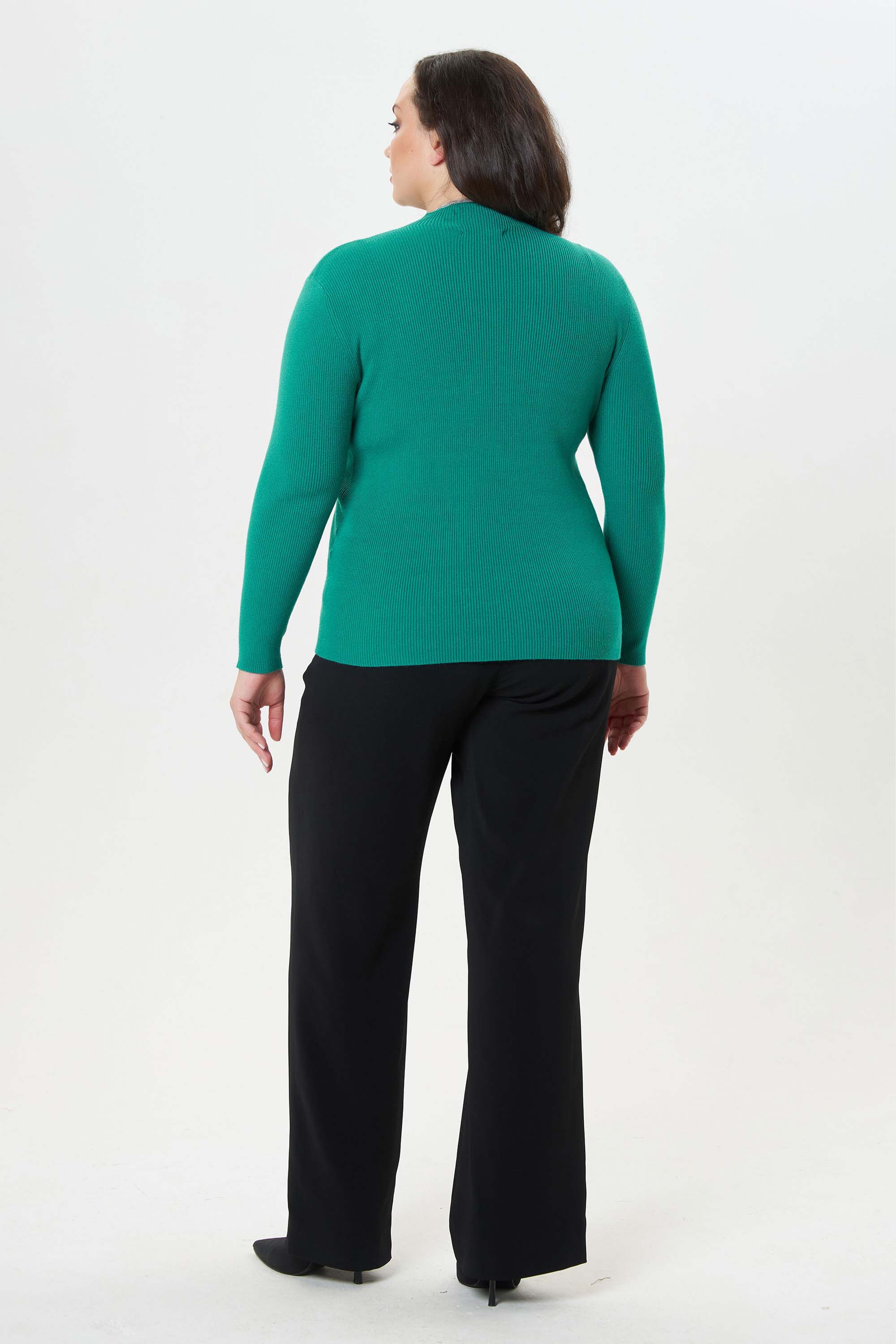 Вязаный джемпер лапша