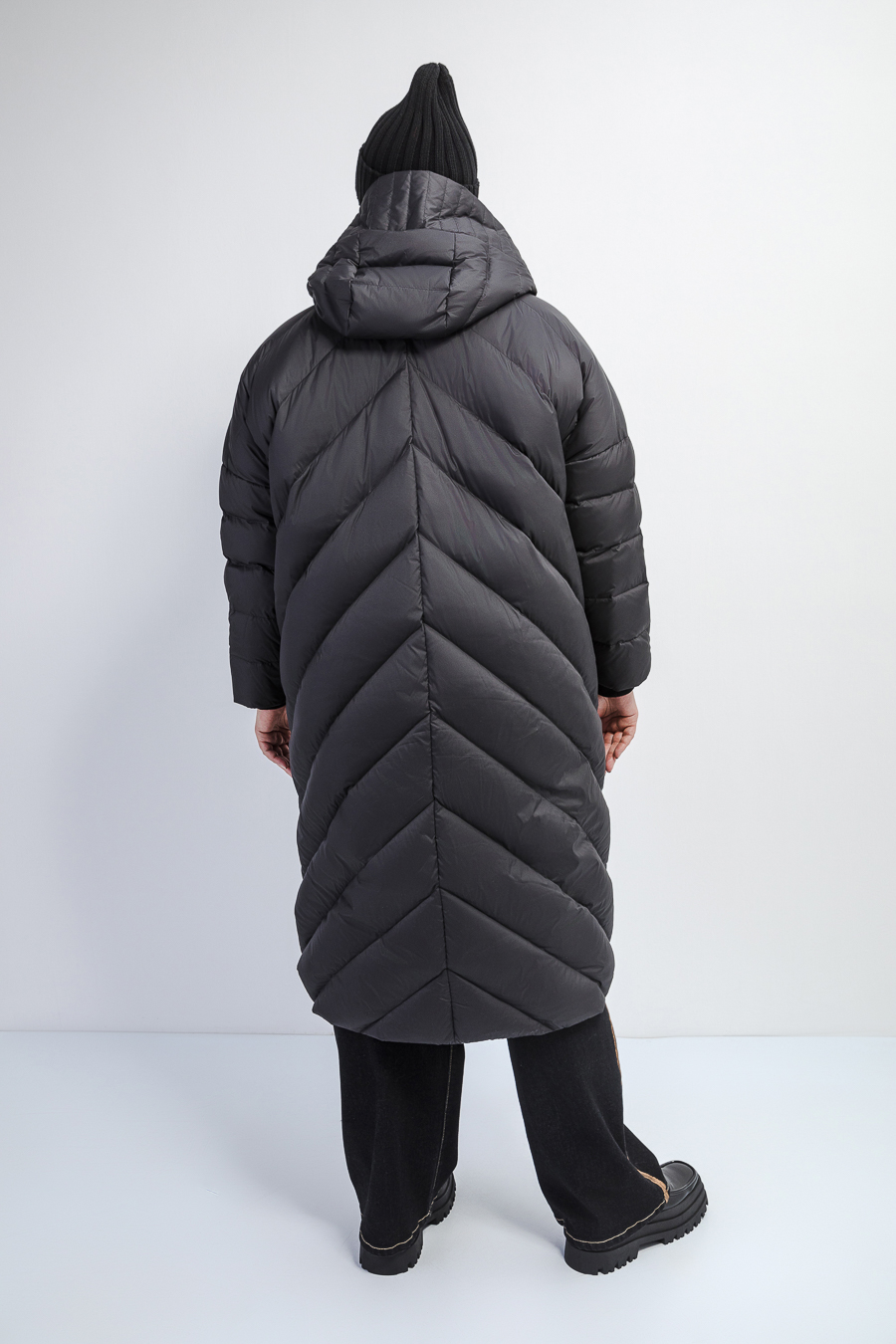 Зимний удлиненный пуховик