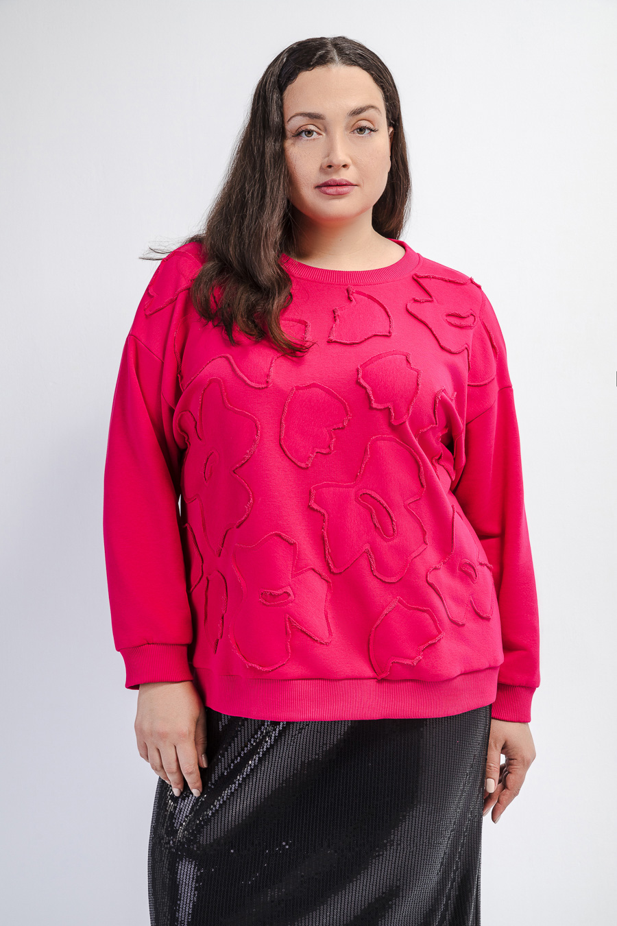 Свитшот с объемным декором