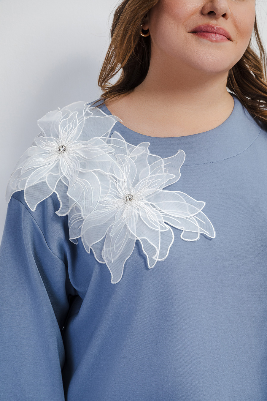 Блуза с объемным декором