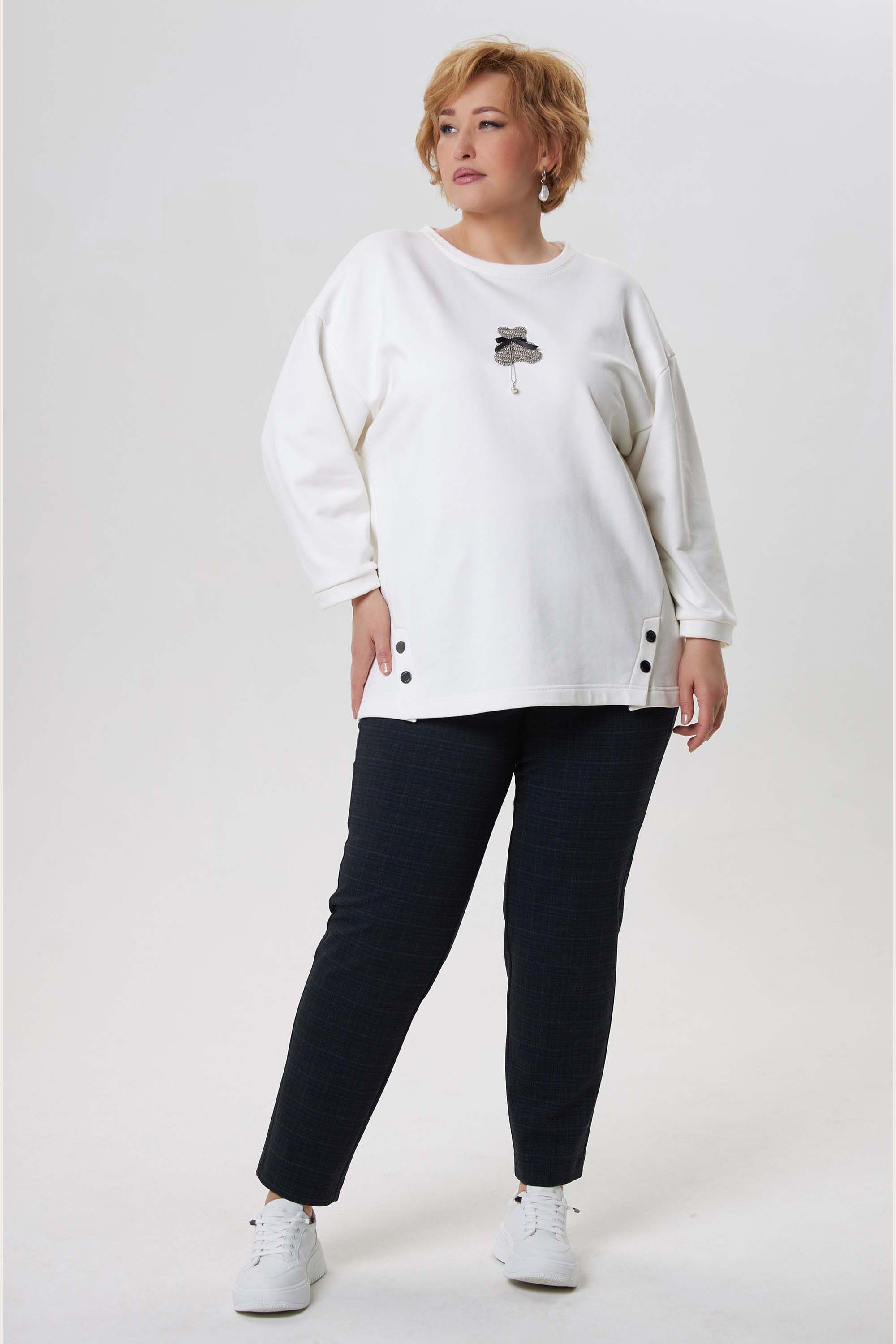 Свитшот с аппликацией