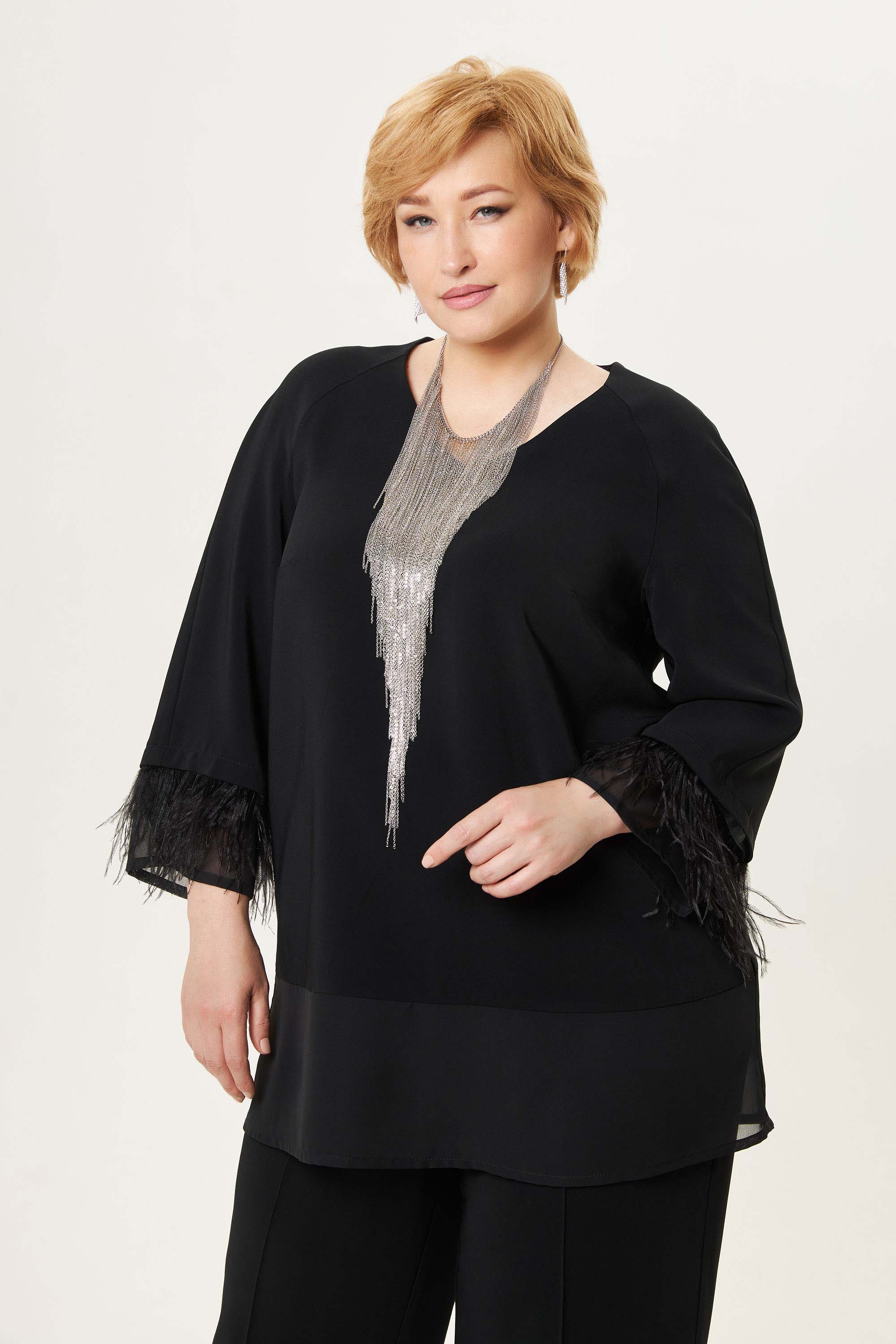 Нарядная блуза с перьями